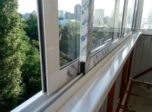 Алюминиевая балконная рама